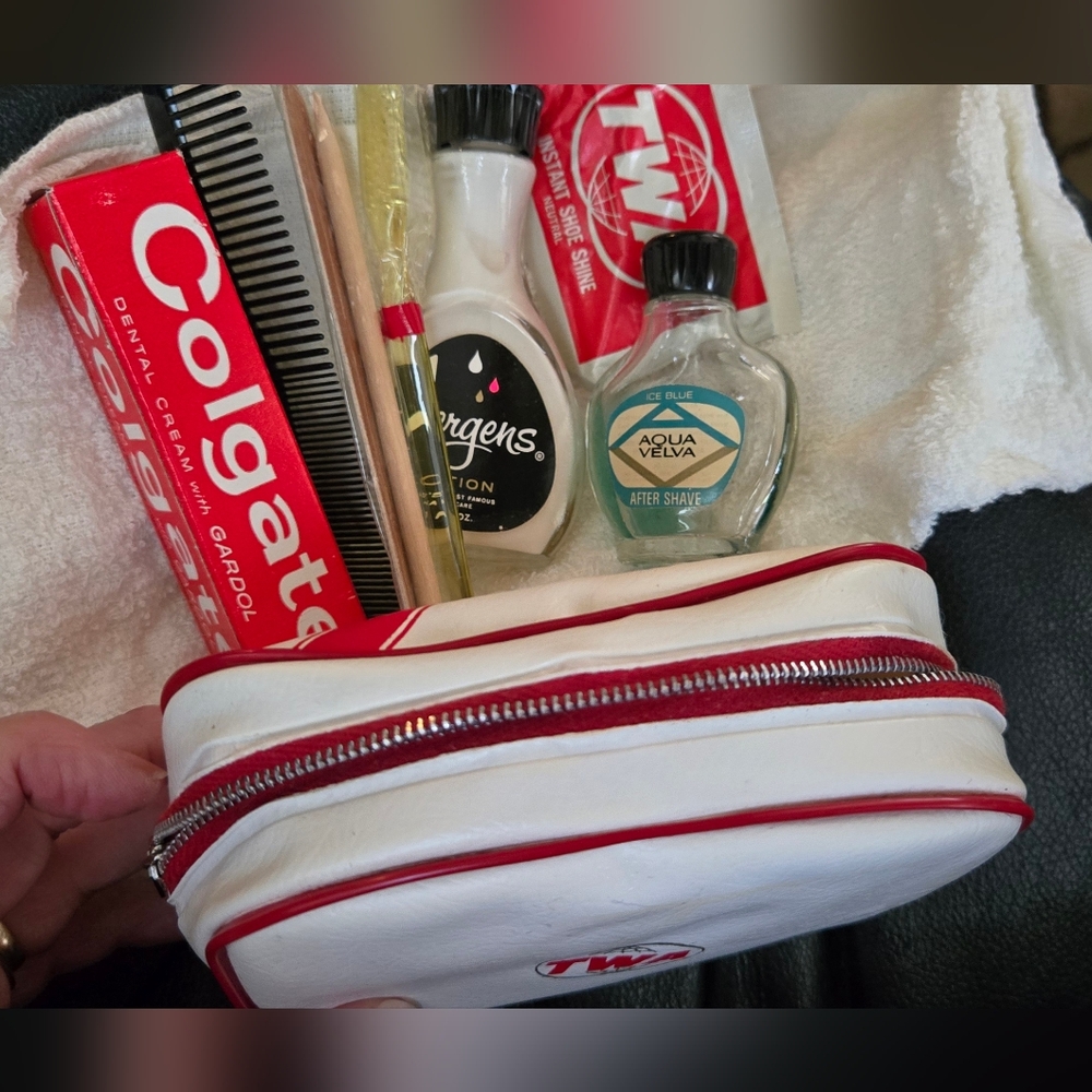 TWA Vintage Collectible First ClassTravel Kit RARE Royal Airlines - Picture 4 of 8